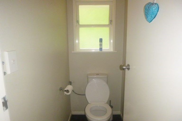 Photo of property in 33 Ahuriri Street, Strathmore Park, Wellington, 6022