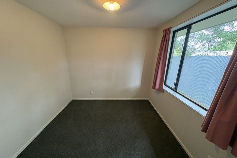 Photo of property in 21 Ballantyne Avenue, Upper Riccarton, Christchurch, 8041