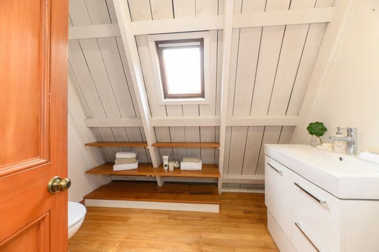 Photo of property in 17 Norwood Road, Bayswater, Auckland, 0622