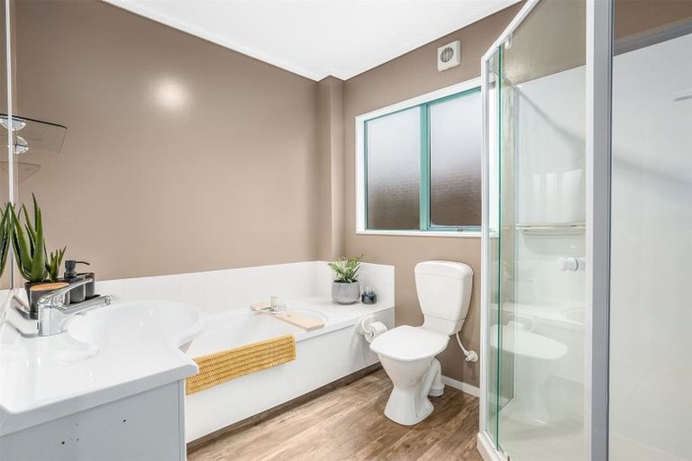 Photo of property in 68 Peterhouse Street, Tawa, Wellington, 5028