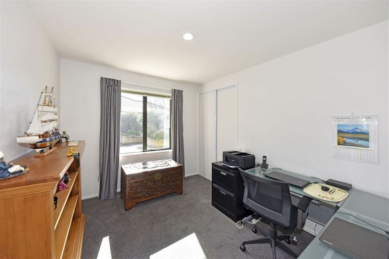 Photo of property in 12 Sweet Waters Place, Woolston, Christchurch, 8023