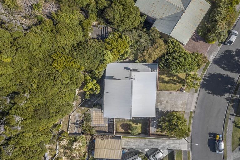 Photo of property in 16 Kinloch Place, Papakowhai, Porirua, 5024