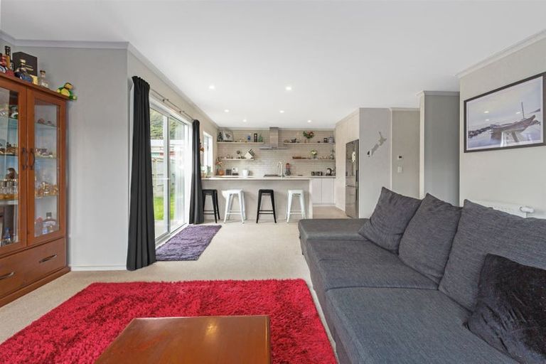 Photo of property in 31 Henrietta Maxwell Grove, Wainuiomata, Lower Hutt, 5014