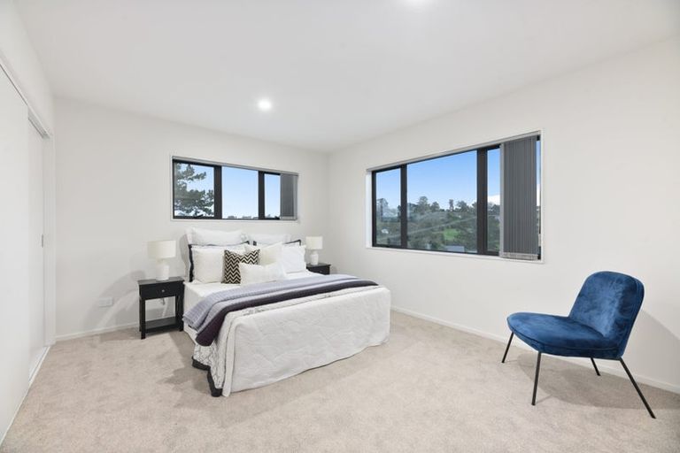 Photo of property in 292 Birdwood Road, Massey, Auckland, 0614