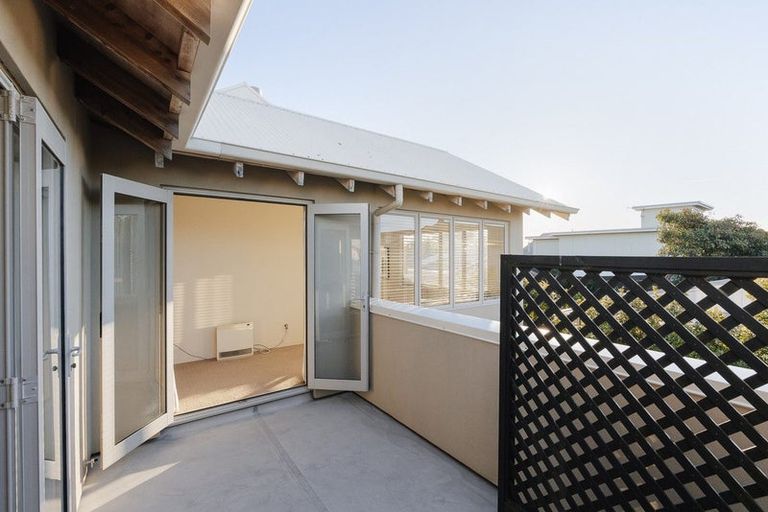 Photo of property in 215b Oceanbeach Road, Mount Maunganui, 3116