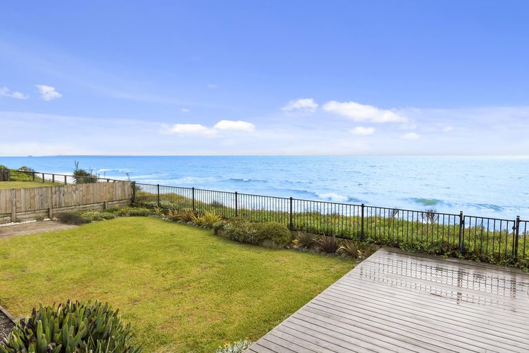 Photo of property in 355 Pukehina Parade, Pukehina, Te Puke, 3189