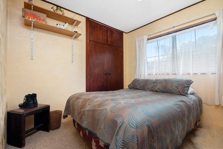 Photo of property in 4 Heron Place, Waiuku, 2123