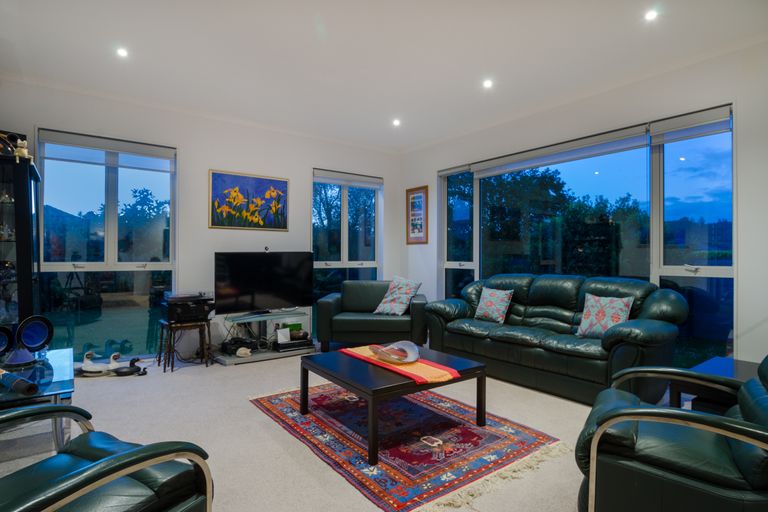 Photo of property in 127 Matua Road, Huapai, Kumeu, 0810