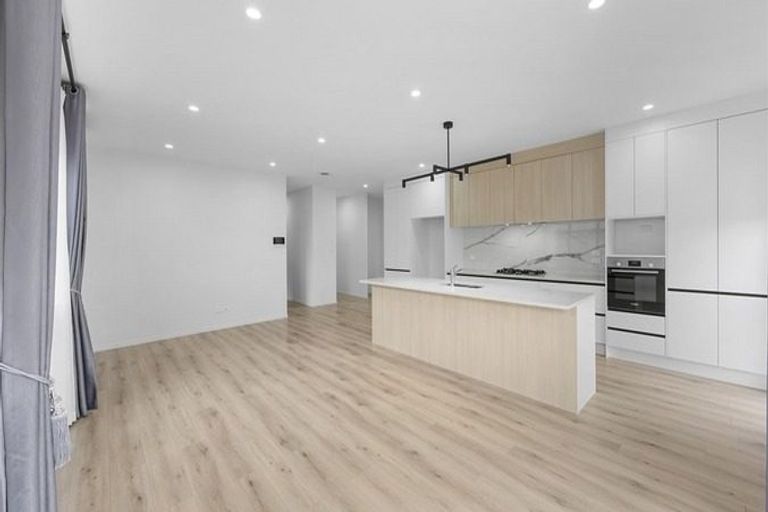 Photo of property in 57 Drumbuoy Drive, Flat Bush, Auckland, 2019