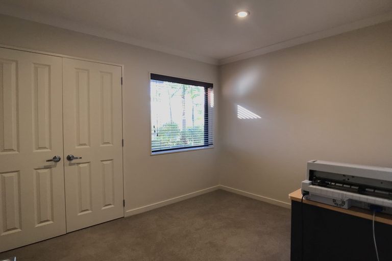 Photo of property in 19 Dressage Lane, Greenhithe, Auckland, 0632