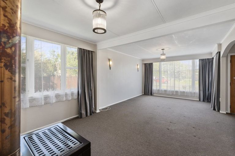 Photo of property in 9 East Road, Shannon, 4821