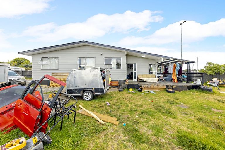 Photo of property in 12 Pesaro Place, Clover Park, Auckland, 2023