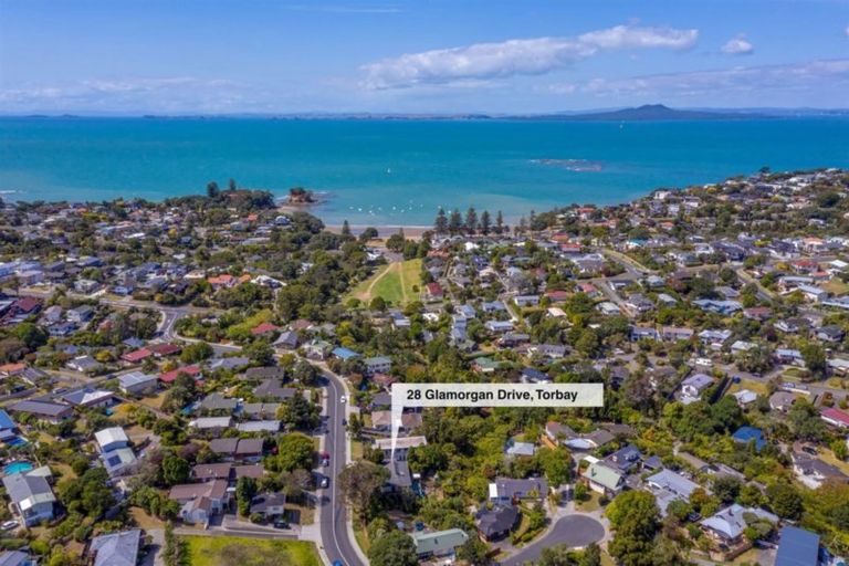 Photo of property in 28 Glamorgan Drive, Torbay, Auckland, 0630