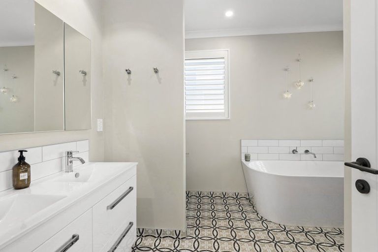 Photo of property in 34 Ardrossan Way, Tai Tapu, 7672