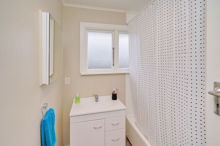 Photo of property in 156 Vagues Road, Northcote, Christchurch, 8052