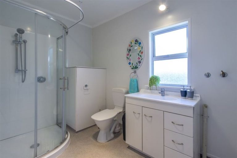 Photo of property in 68 Broderick Road, Johnsonville, Wellington, 6037