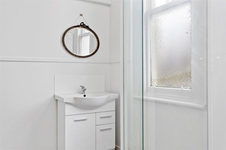 Photo of property in 147 Olliviers Road, Phillipstown, Christchurch, 8011