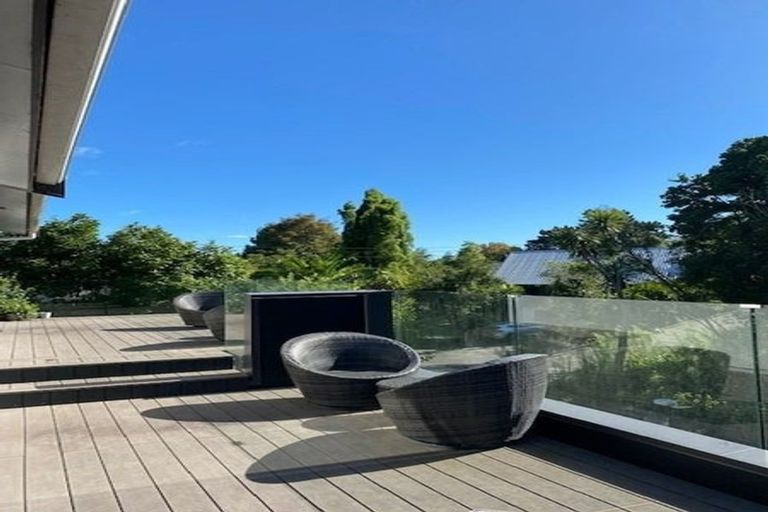 Photo of property in 2/56 Heathcote Road, Castor Bay, Auckland, 0620