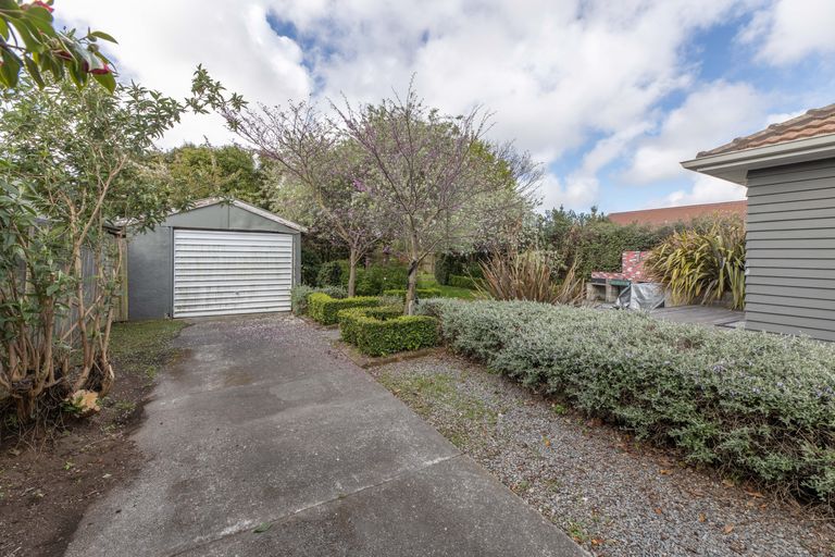 Photo of property in 15 Moreland Avenue, Papanui, Christchurch, 8053