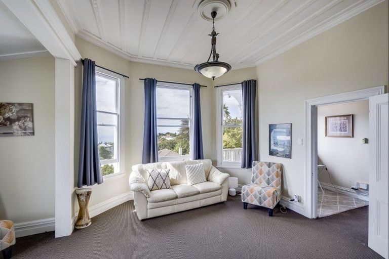 Photo of property in 4 Fitzroy Road, Bluff Hill, Napier, 4110