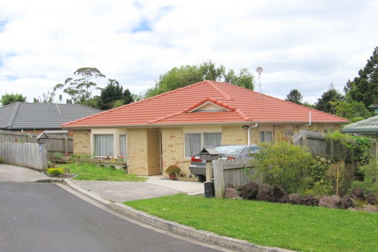 Photo of property in 12 Wheaton Place, Glen Eden, Auckland, 0602