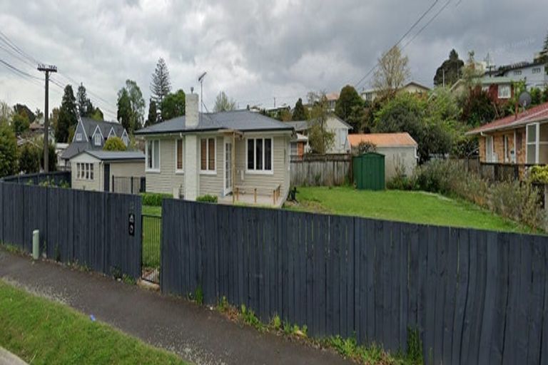 Photo of property in 83 Aurora Terrace, Hillcrest, Hamilton, 3216