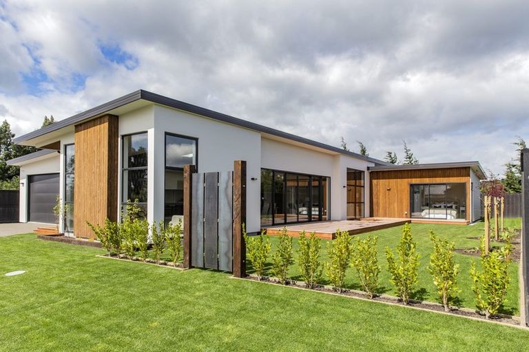 Photo of property in 10 Tussle Grove, Halswell, Christchurch, 8025