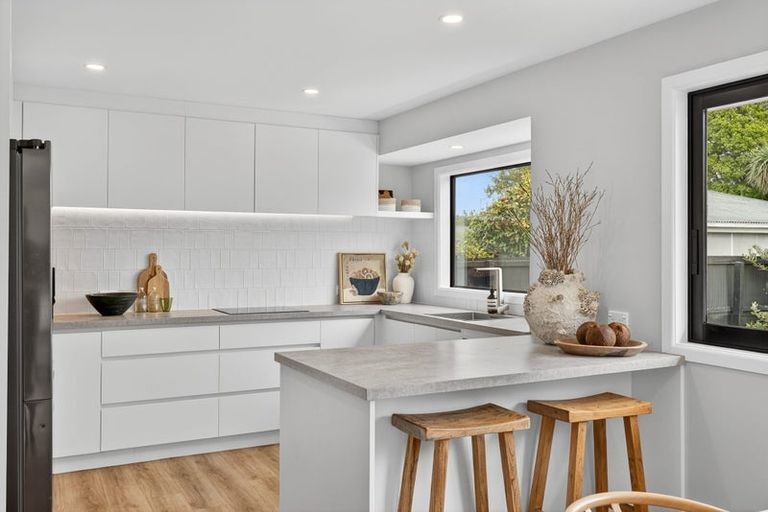 Photo of property in 15 Oakfield Street, Burnside, Christchurch, 8053