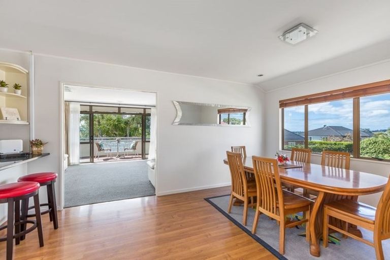 Photo of property in 13 Kahala Place, West Harbour, Auckland, 0618