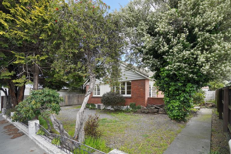 Photo of property in 62 Curletts Road, Sockburn, Christchurch, 8042