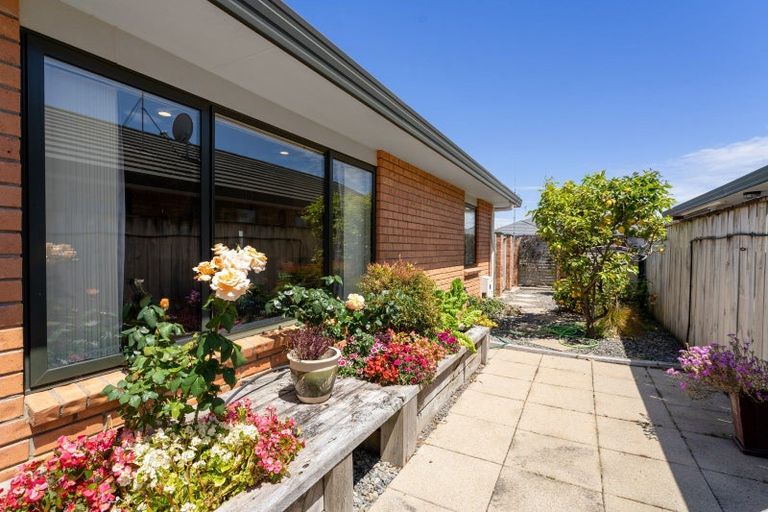 Photo of property in 7 Aburoc Place, Paraparaumu Beach, Paraparaumu, 5032