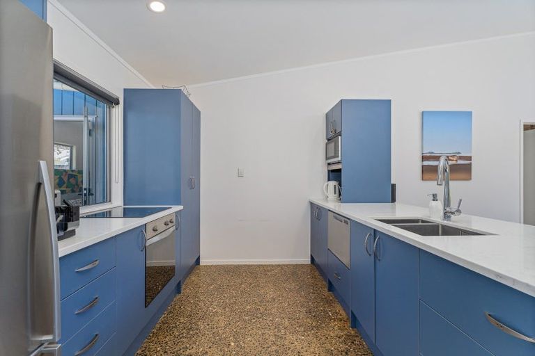 Photo of property in 113 Sands Crescent, Matarangi, Whitianga, 3592