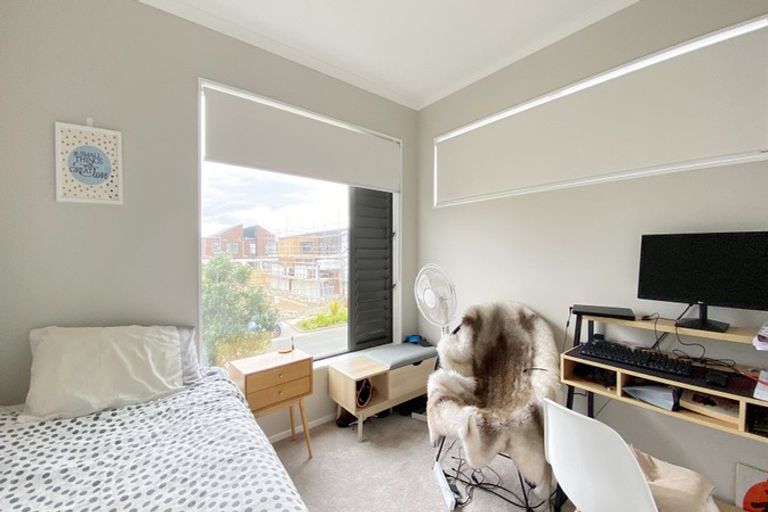 Photo of property in 57 Glidepath Road, Hobsonville, Auckland, 0616