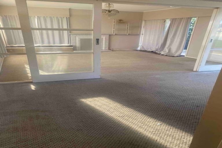 Photo of property in 25 Ellesmere Crescent, Pakuranga Heights, Auckland, 2010