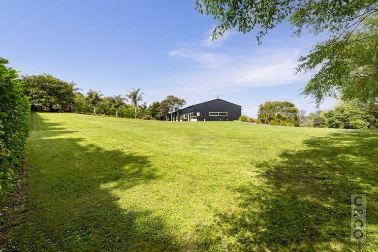 Photo of property in 69a Waikoukou Valley Road, Waimauku, 0882