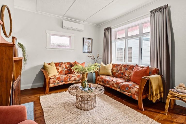 Photo of property in 43 Lyn Street, Lynmouth, New Plymouth, 4310