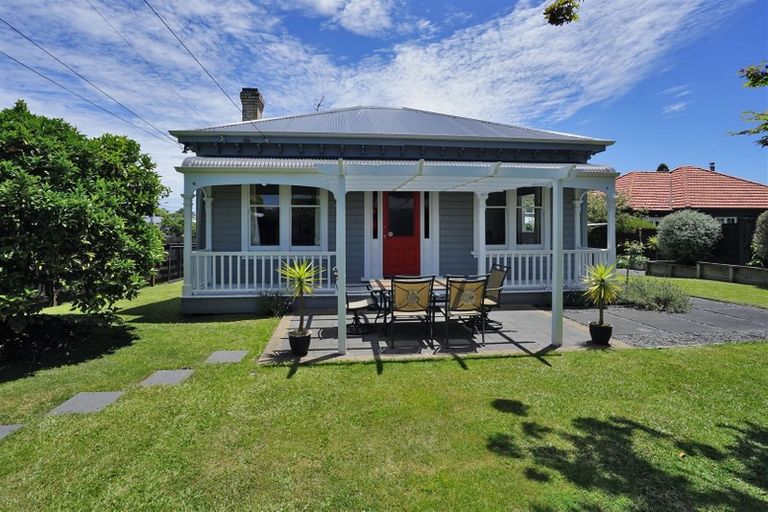 Photo of property in 126 Forest Lake Road, Forest Lake, Hamilton, 3200