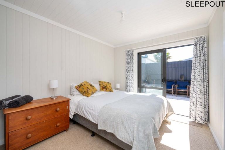 Photo of property in 9 Redwood Place, Te Awanga, 4102