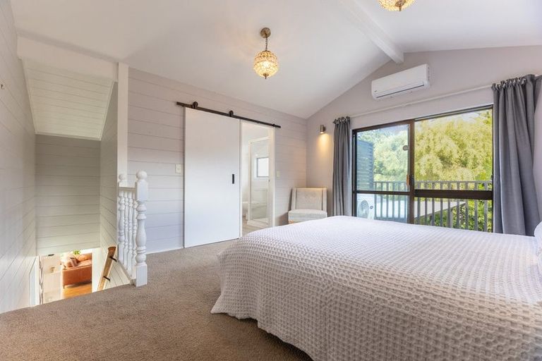 Photo of property in 15 Tiromoana Road, Raumati South, Paraparaumu, 5032