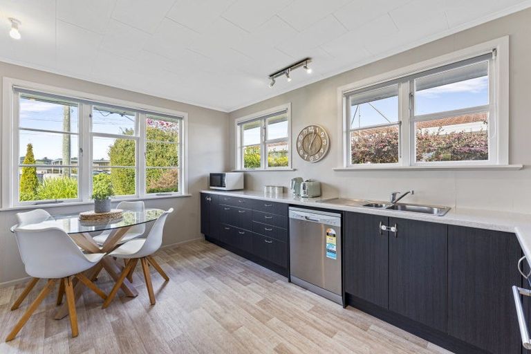 Photo of property in 8 Victoria Avenue, Pahiatua, 4910