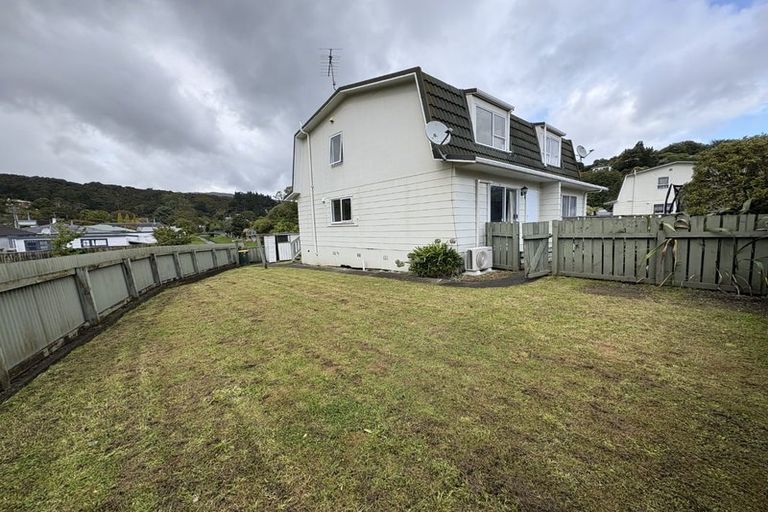 Photo of property in 16 Wagon Road, Stokes Valley, Lower Hutt, 5019