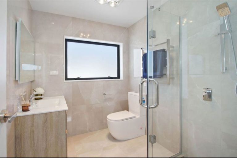 Photo of property in 1/15 Old Wairoa Road, Papakura, 2110