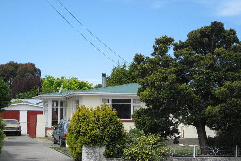 Photo of property in 63 Cuffs Road, Wainoni, Christchurch, 8061