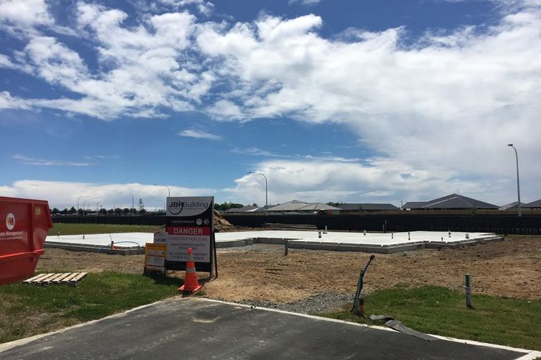 Photo of property in 77 Dunkeld Drive, Papamoa, 3118