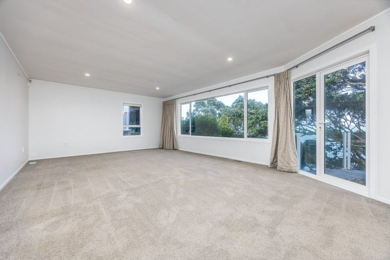 Photo of property in 74 Queen Street, Northcote Point, Auckland, 0627