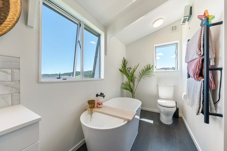 Photo of property in 3c Maungaraki Road, Korokoro, Lower Hutt, 5012