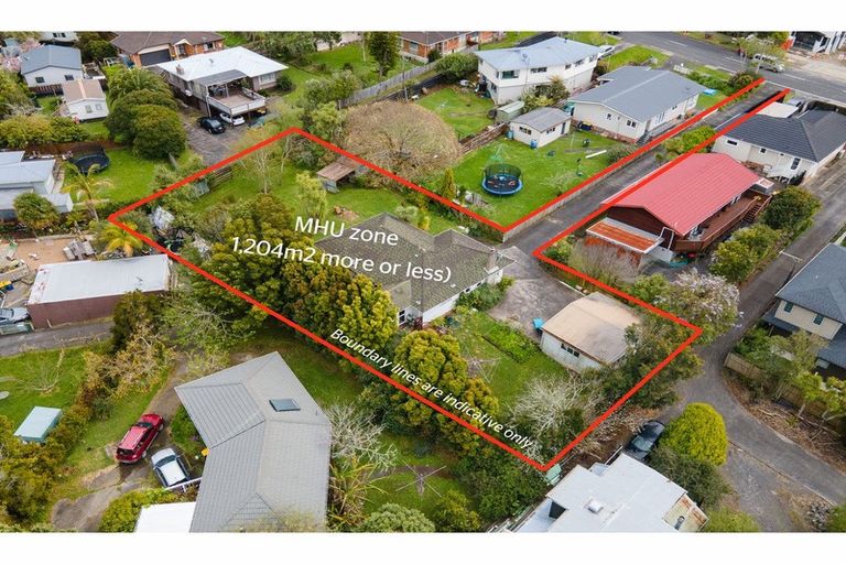 Photo of property in 55a Tirimoana Road, Te Atatu South, Auckland, 0602