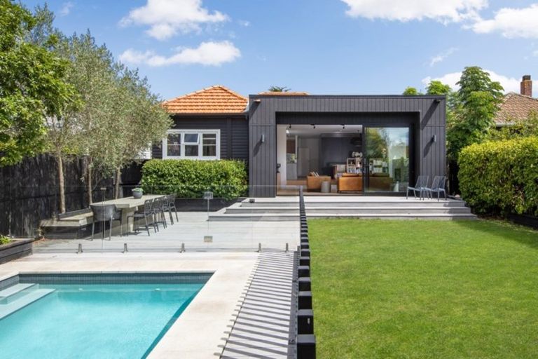 Photo of property in 49 Moa Road, Point Chevalier, Auckland, 1022