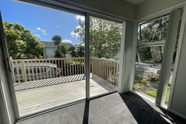 Photo of property in 9 Innismara Avenue, Wattle Downs, Auckland, 2103