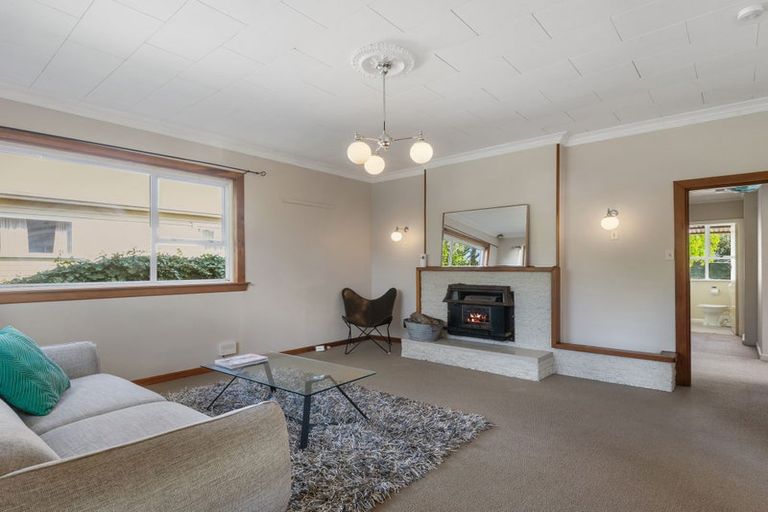 Photo of property in 75 Corson Avenue, Beckenham, Christchurch, 8023